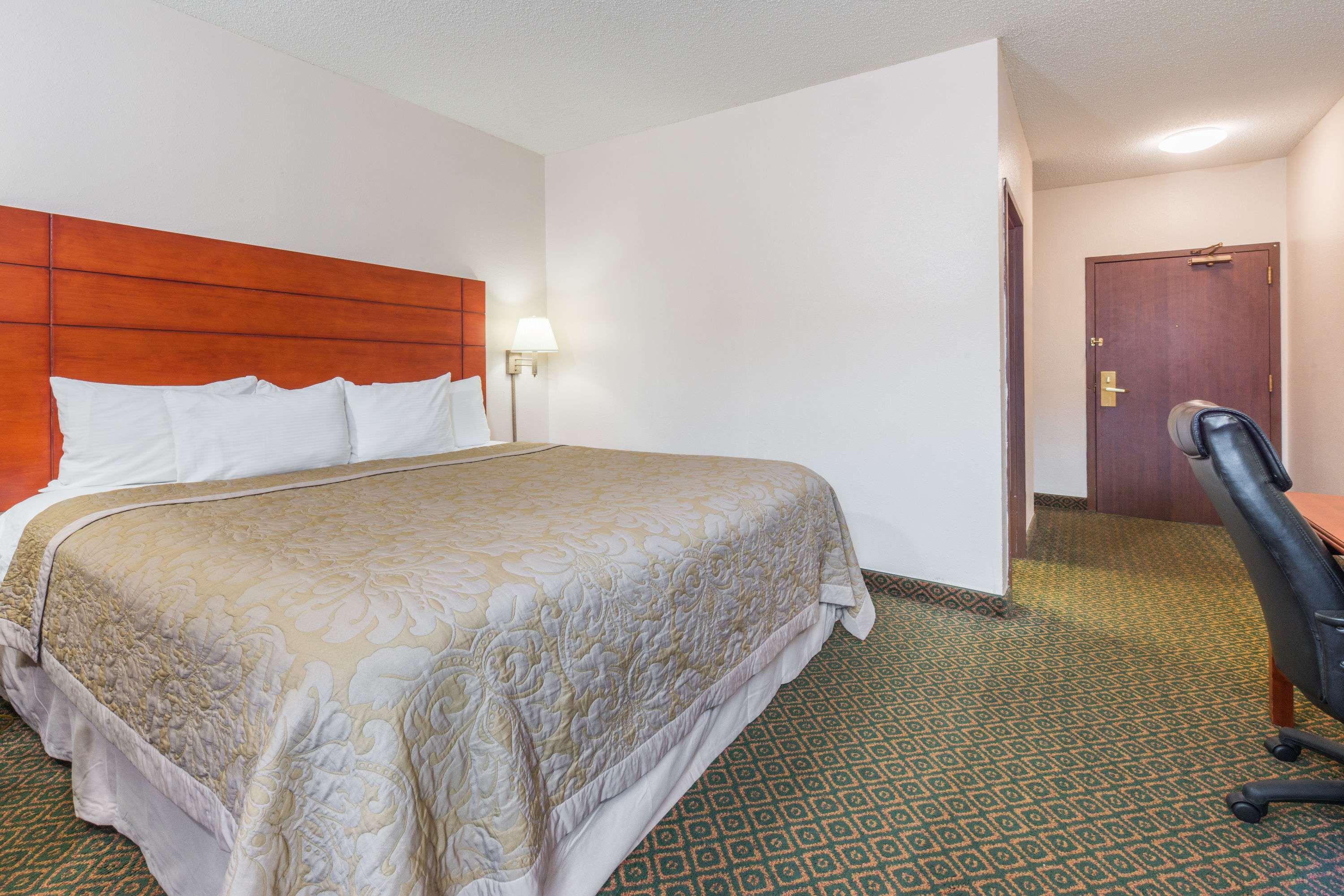 Hotel Super 8 By Wyndham St Charles Saint Charles Exterior foto