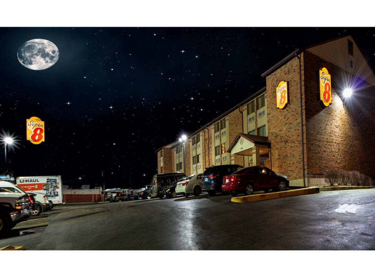 Hotel Super 8 By Wyndham St Charles Saint Charles Exterior foto